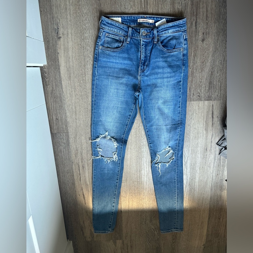 Levis Blue Distressed Women's Jeans